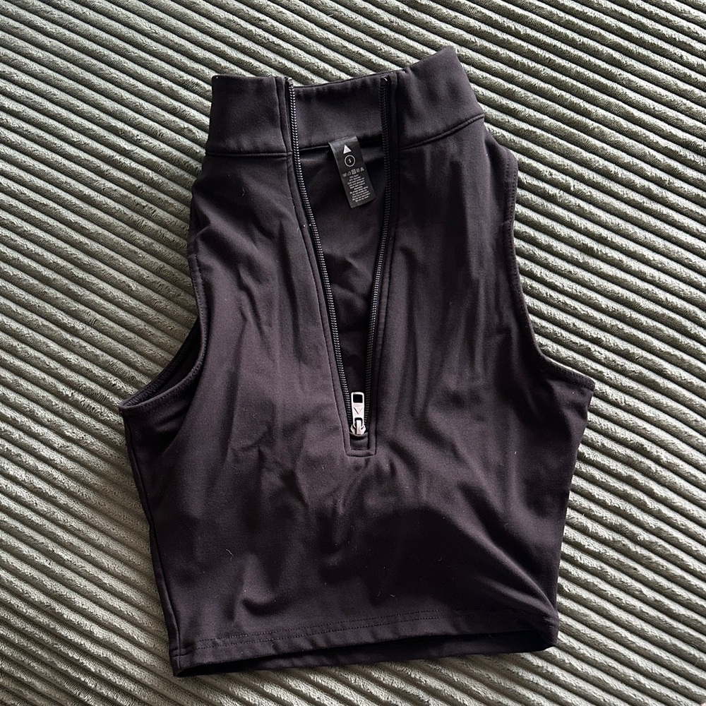Balance/Vitality zip up crop sports bra size small black